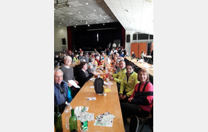 randonnée organisée à Trélazé. la récompense pour la section marche du RVA, le club le plus représenté.