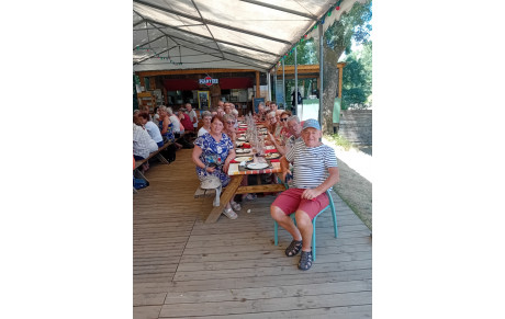 échange club avec Chalonnes guinguette avant les vacances d'été.